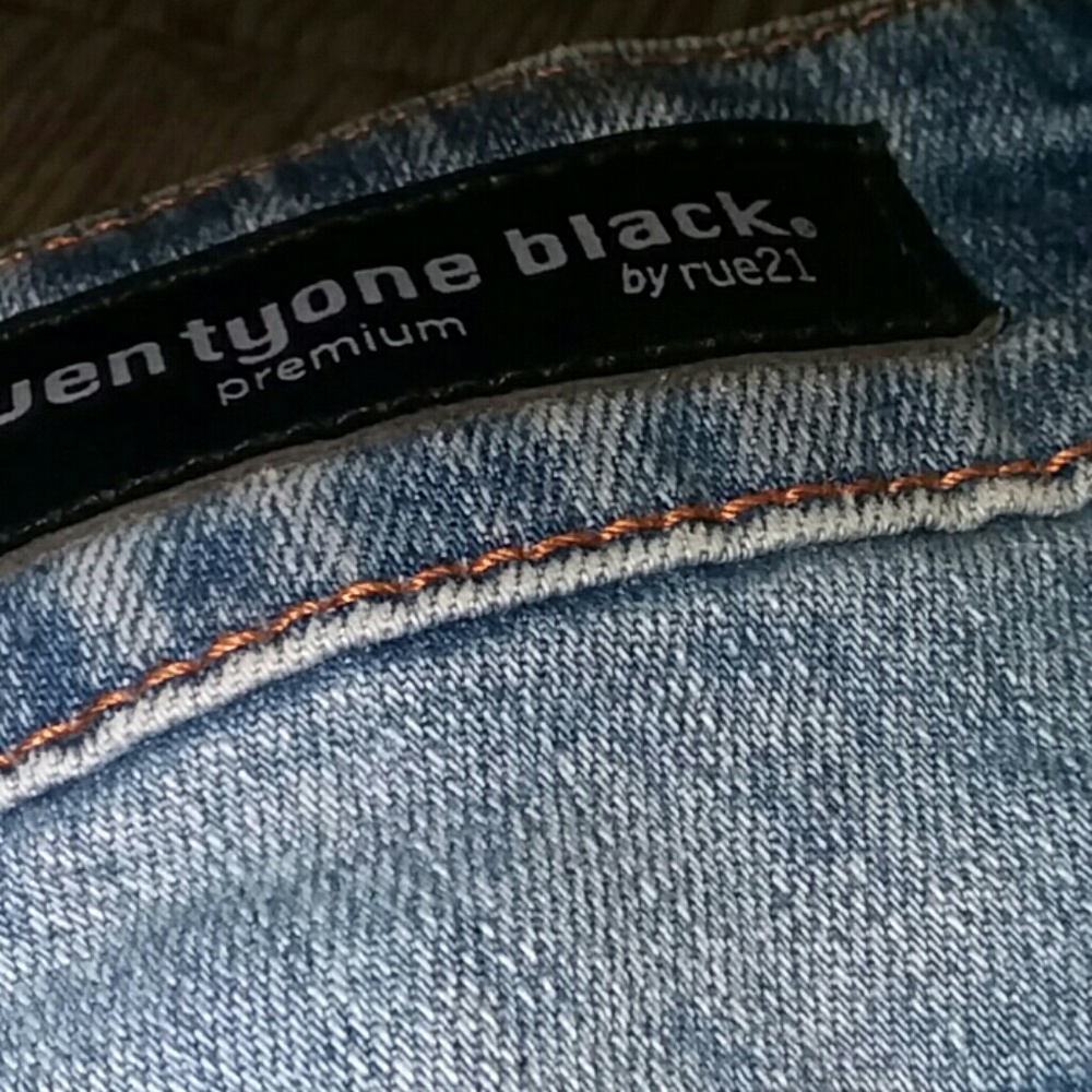 Twentyone black premium Route 21